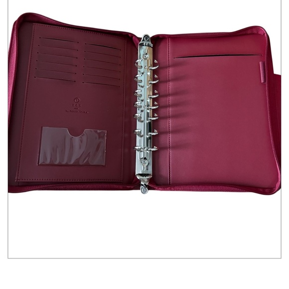 FRANKLIN COVEY 365 Red 7 Ring Planner Binder Retractable Handles 8" x 10.5” - Picture 4 of 16